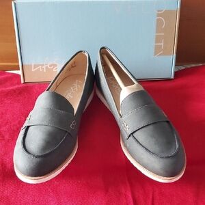 NWOT "Life Stride Velocity 2.0" Slip-On Zee Loafers Dark Olive Size 9W